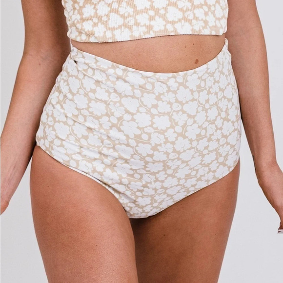 NEW LEISURE REVERSIBLE BOTTOMS | TAN FLORAL PRINT Coral Reef Swim - Picture 1 of 4